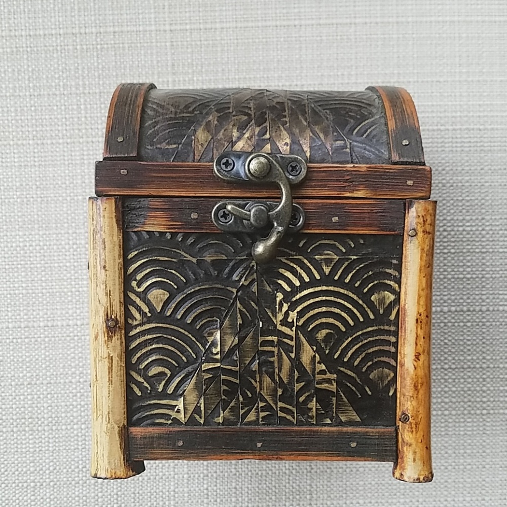 [Vintage] Boho Decorative Mini Chest